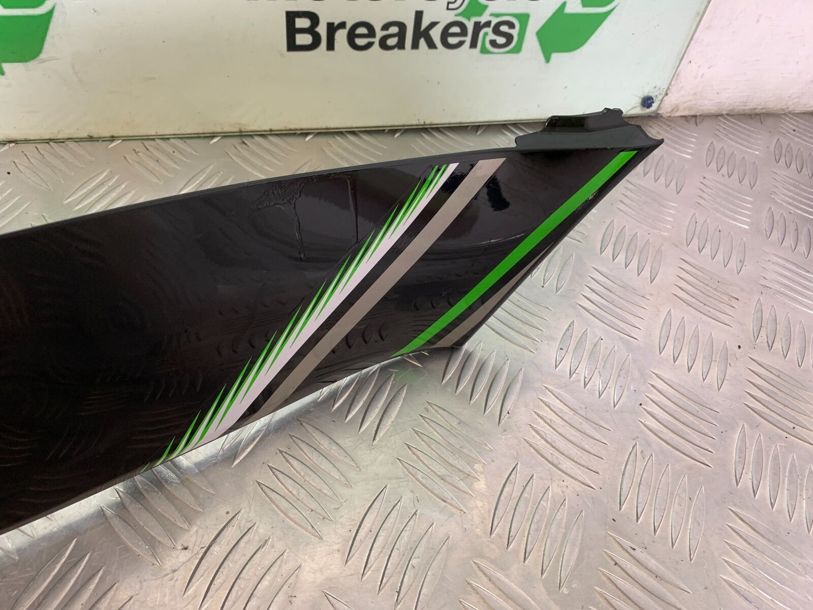 KAWASAKI ZX10R ZX 10R LEFT TANK PANEL  YEAR 2016-2020 (CMB1015)