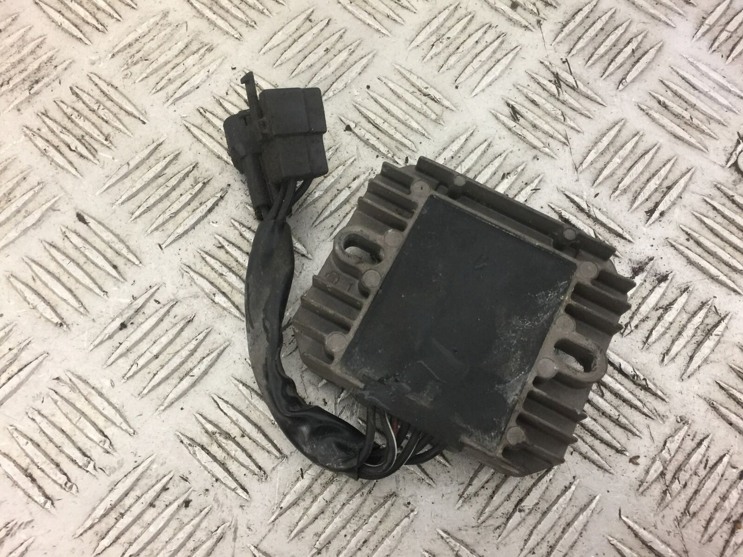 SUZUKI SV650 SV 650 REGULATOR  YEAR 2003 STOCK 511
