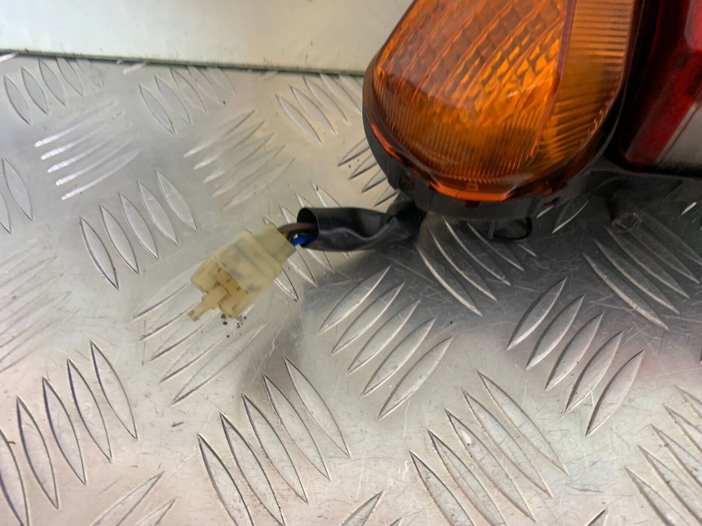 YAMAHA FJR1300 FJR 1300 REAR LIGHT   YEAR 2001-05 (CMB1005)