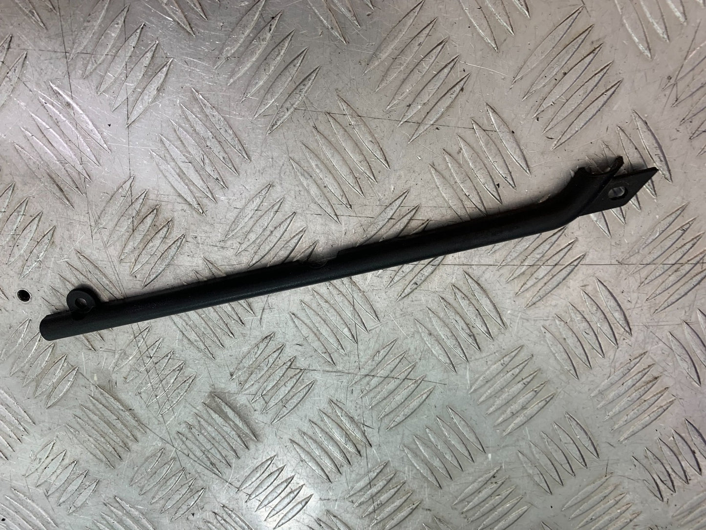 TRIUMPH SPEED TRIPLE R 1050 REAR BRAKE LINE COVER   2009 (CMB1183)