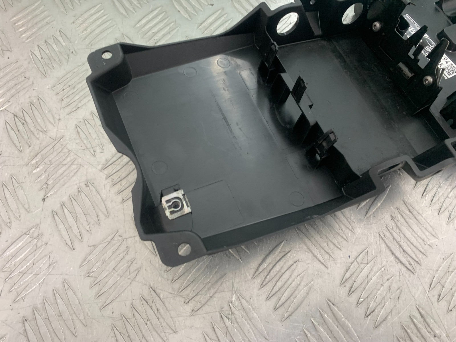 TRIUMPH 675 STREET TRIPLE RX UNDERTRAY    2015- 2017 (CMB1299)