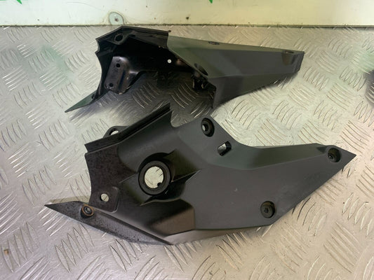 KTM 125 DUKE LEFT AND RIGHT FAIRING INFILLS  YEAR 2018-2023 (CMB1083)