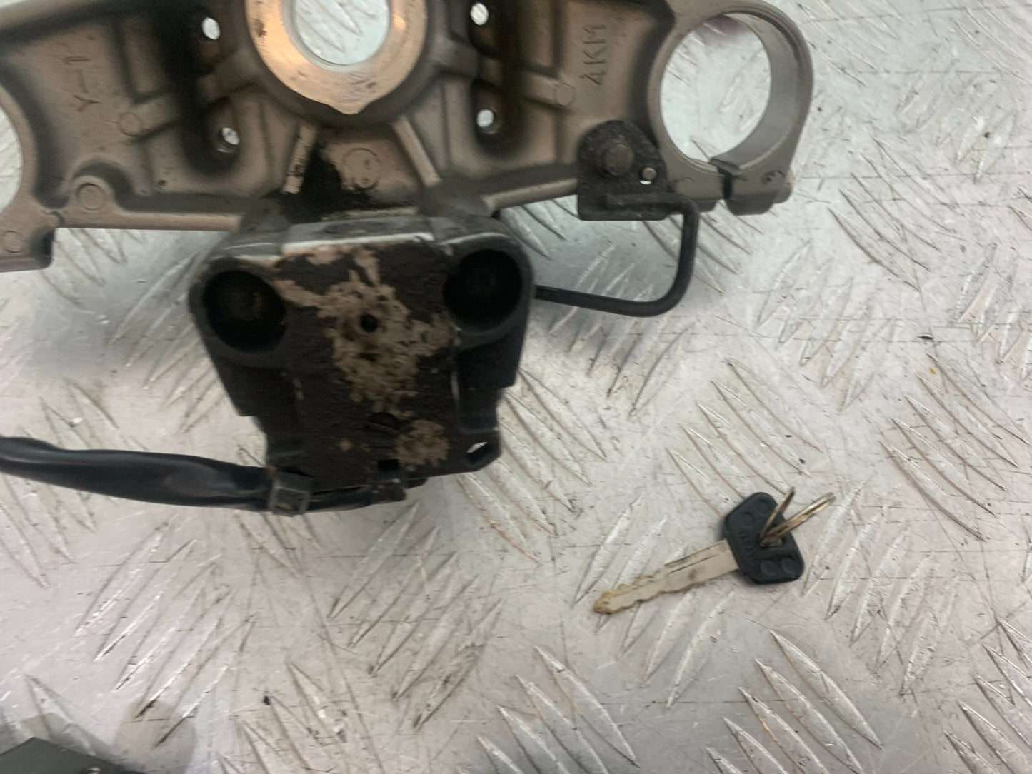 YAMAHA XJ900 XJ 900 DIVERSION LOCKS AND KEY  YEAR 1994-2002(CMB1292)