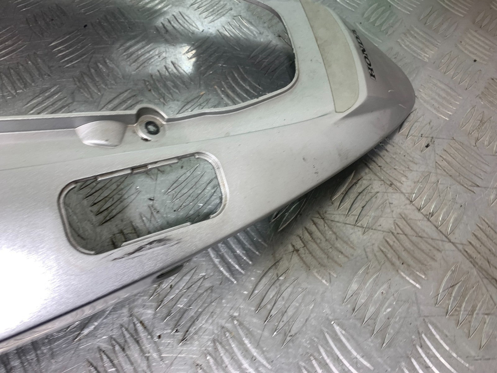 HONDA VFR800 VFR 800 V-TEC TAIL PIECE  YEAR 2002 -09 (CMB1296)