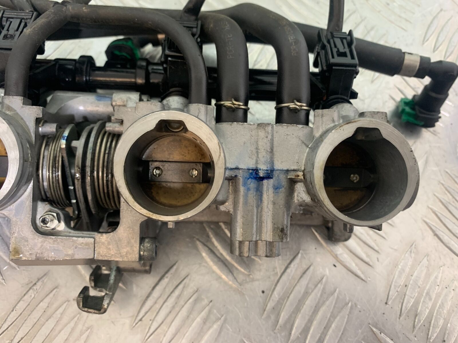 HONDA CBR650 F CBR 650F THROTTLE BODIES  YEAR 2014-17  (CMB1130)