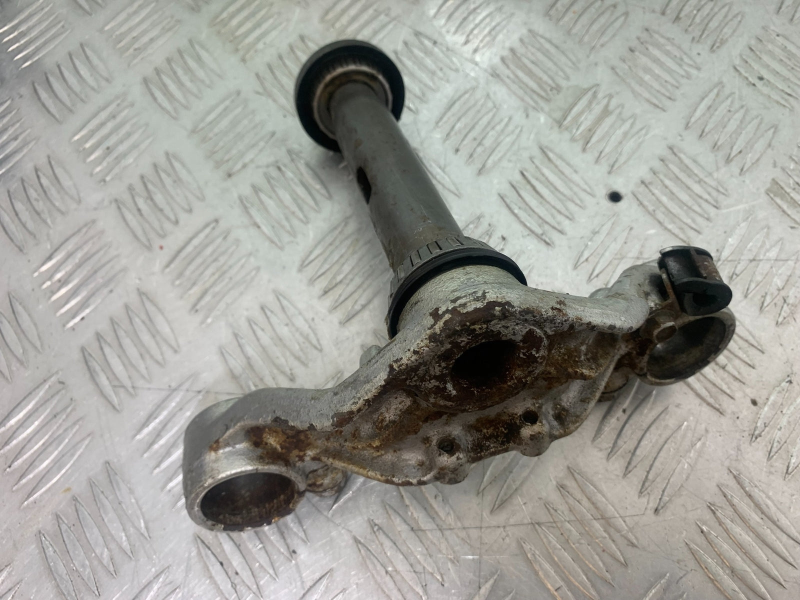 YAMAHA XV535 XV 535 VIRAGO BOTTOM YOKE  YEAR 1994-02 (CMB1162)