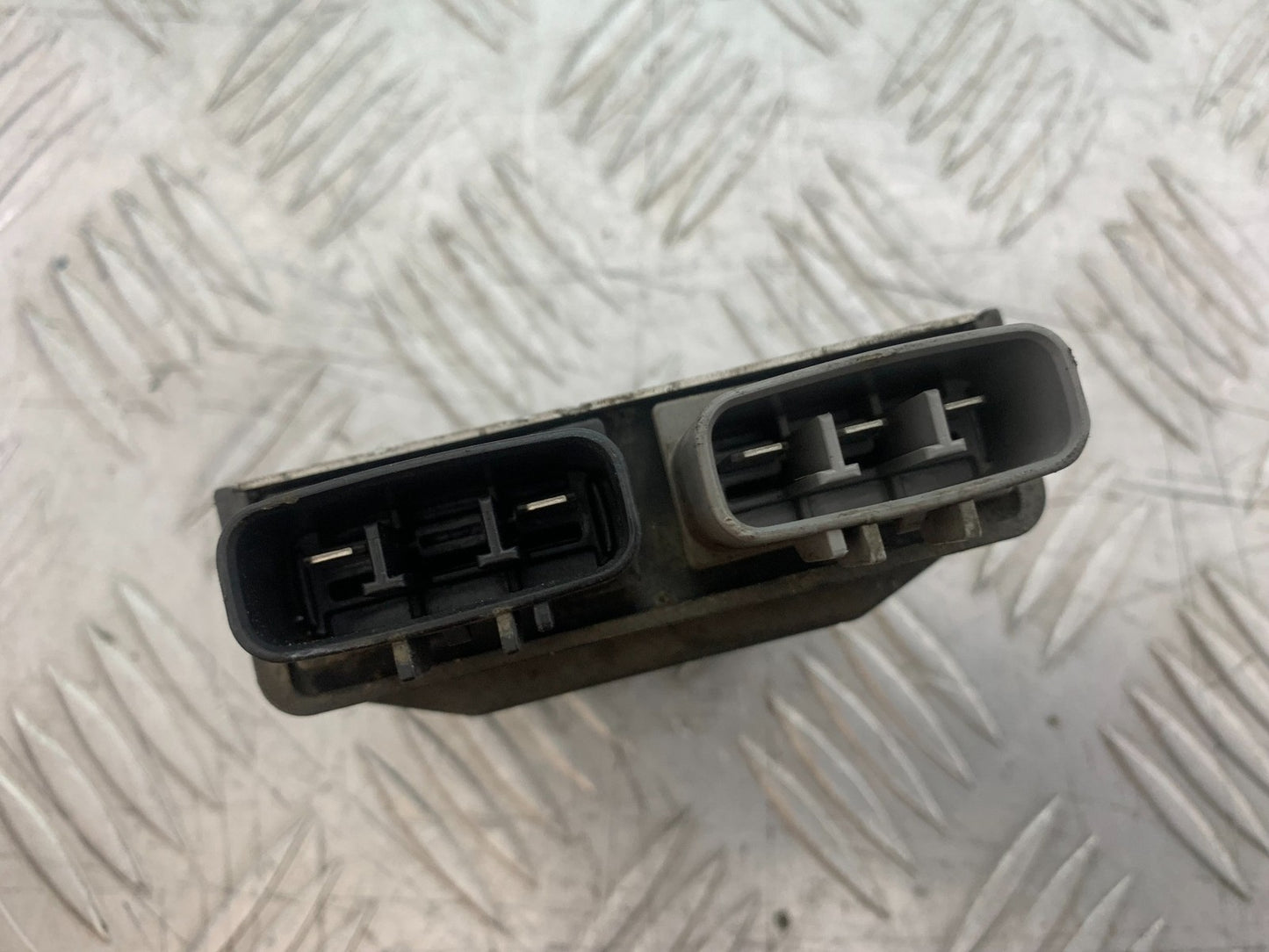 TRIUMPH TIGER 800 XRT REGULATOR YEAR 2018-2020 (CMB1193)