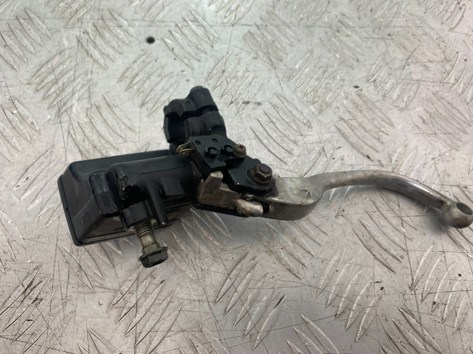 KAWASAKI Z750 Z 750 FRONT BRAKE MASTER CYLINDER  YEAR 2004-2006  (CMB1234)