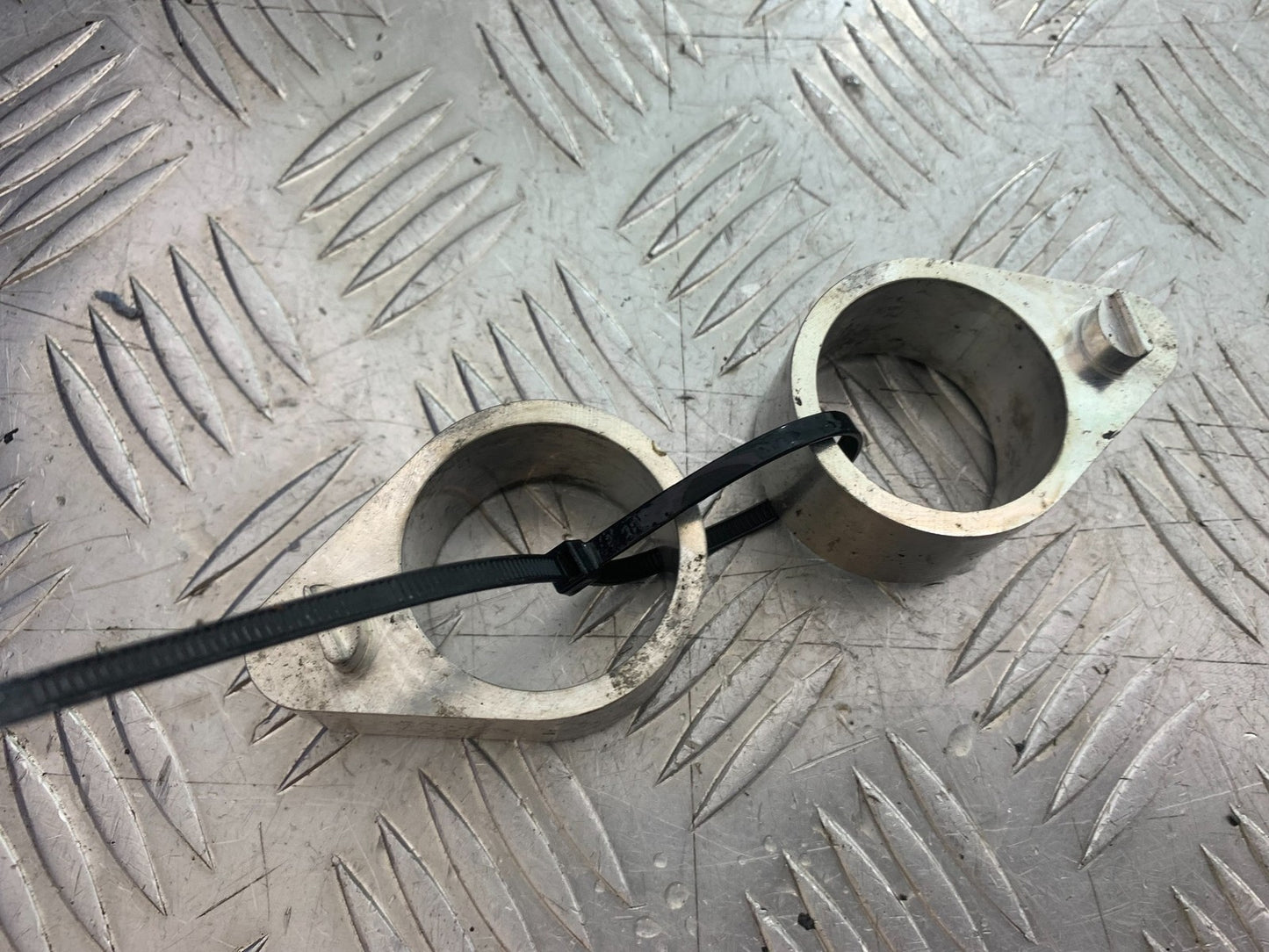 HONDA CBR1100 BLACKBIRD HANDLEBAR RISERS   YEAR 1999-2005 (CMB1232)