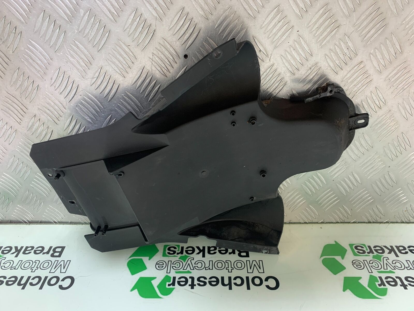 APRILIA FUTURA RST 1000 UNDERTRAY  YEAR 2001-2005 (CMB1033)