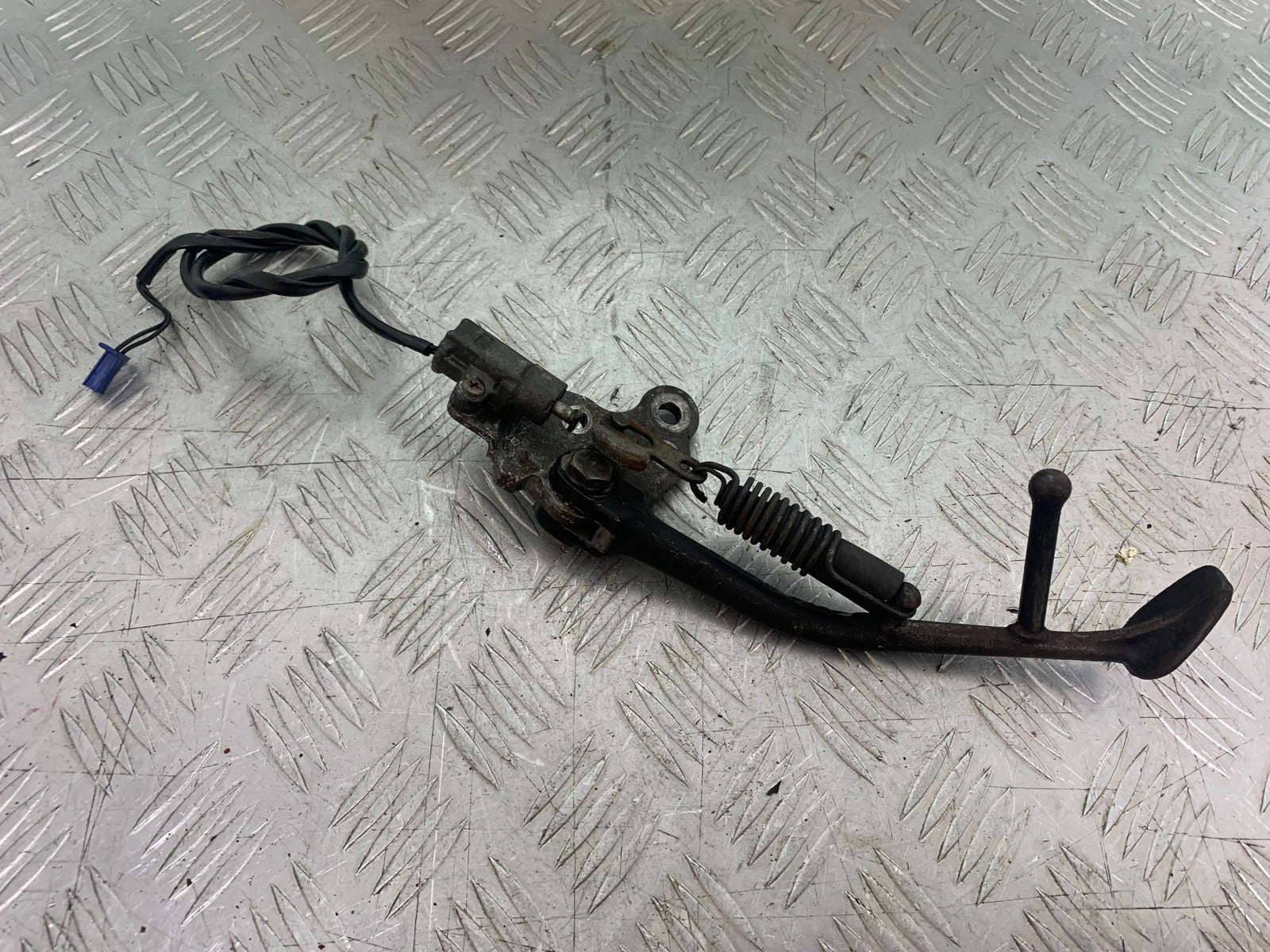 YAMAHA YZF1000 THUNDERACE SIDE STAND  YEAR 1997-2000 (CMB1204)