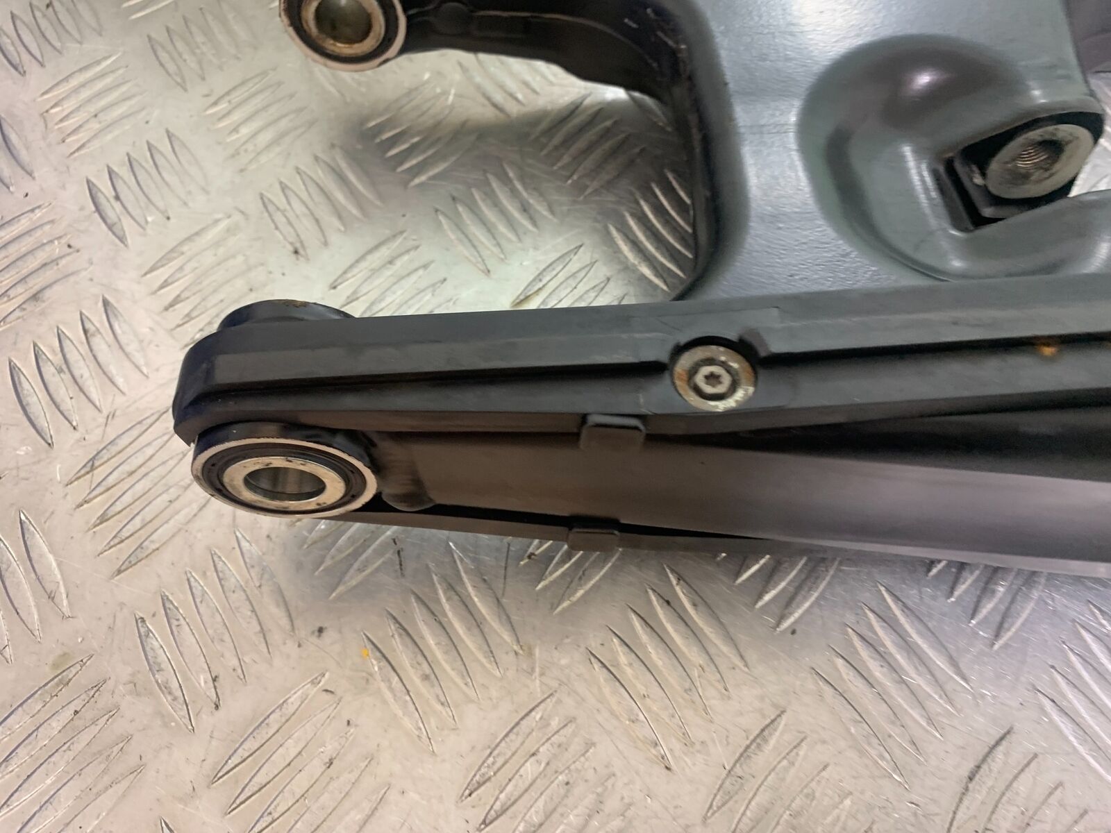 KTM 990 SUPERMOTO T SWINGARM YEAR 2010-2011  (CMB1127)
