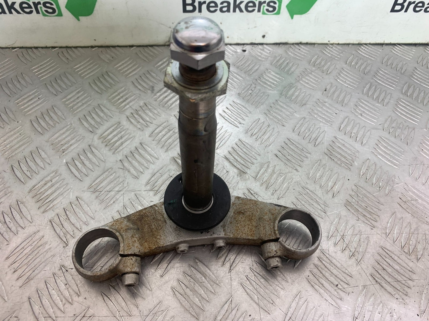 TRIUMPH 955i SPRINT ST BOTTOM YOKE 1999-2004 (CMB1176)