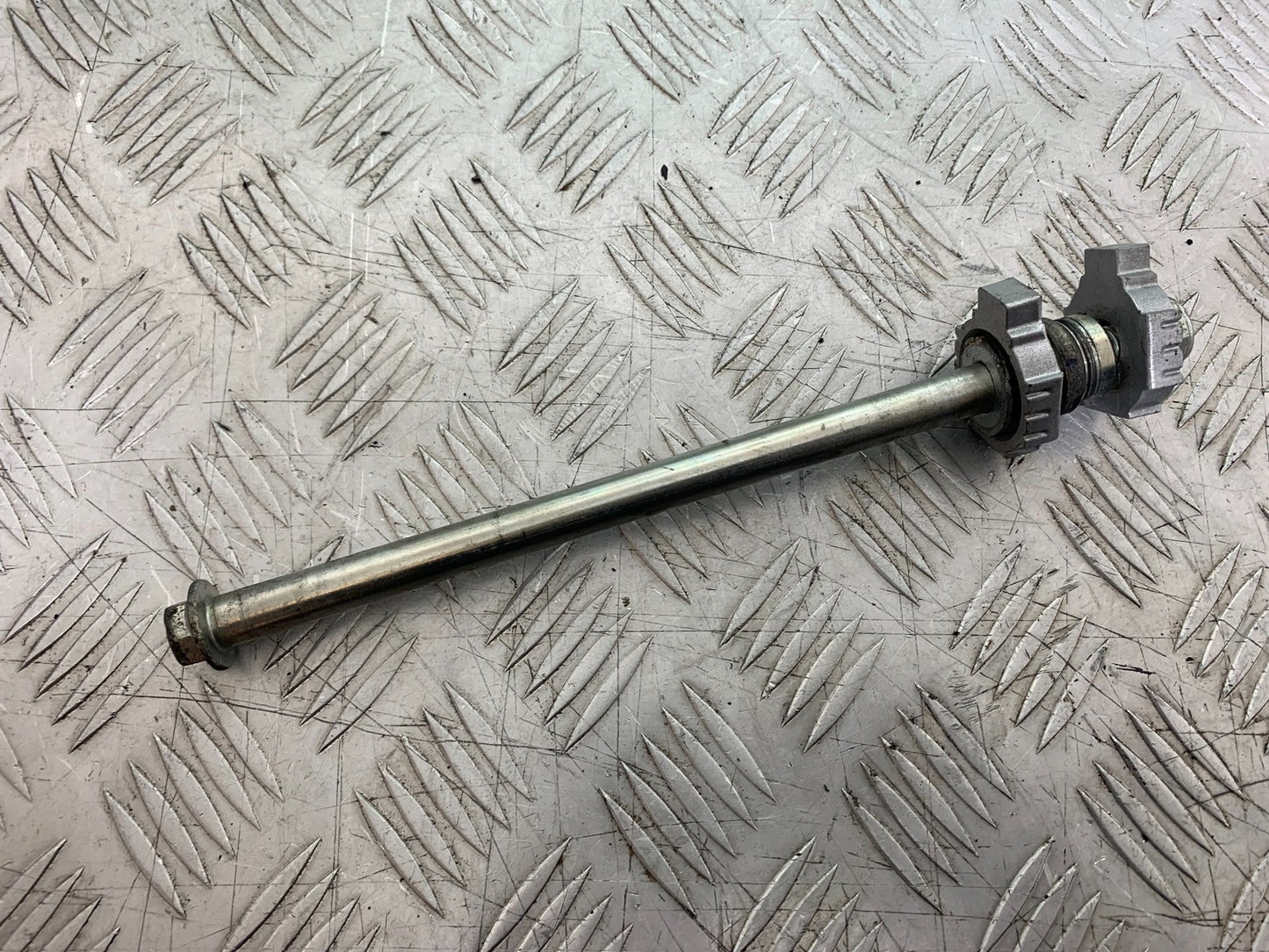 KTM RC125 RC 125 RC REAR WHEEL SPINDLE 2014 2017 (CMB1199)