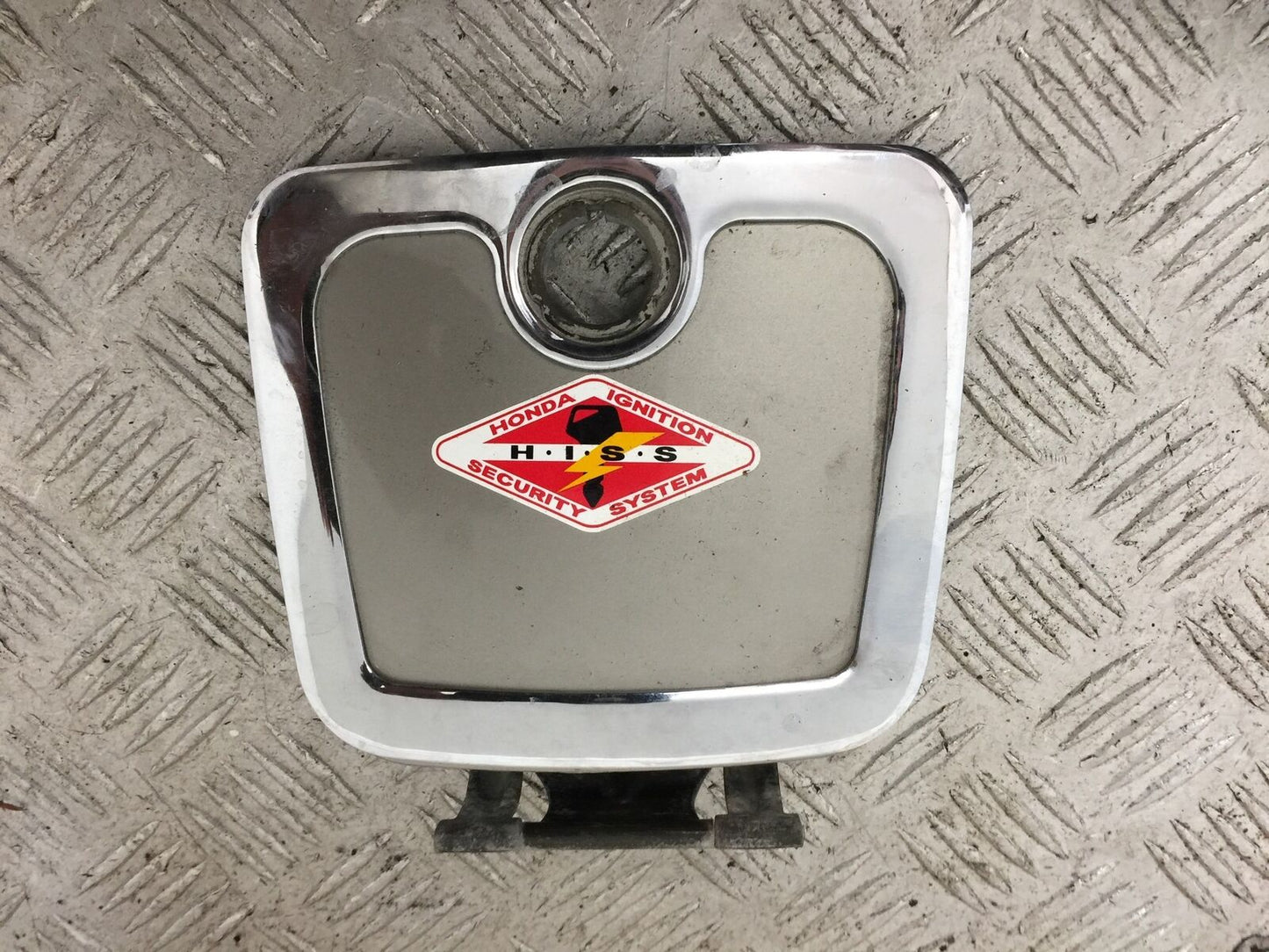 HONDA GL1800 GL 1800 PETROL CAP LID  YEAR 2004-10 ABS (STOCK 890)