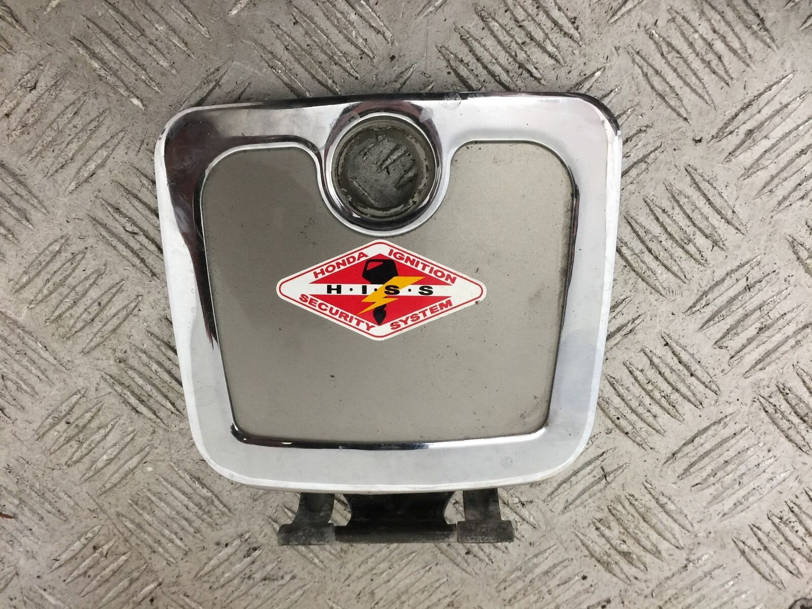 HONDA GL1800 GL 1800 PETROL CAP LID  YEAR 2004-10 ABS (STOCK 890)