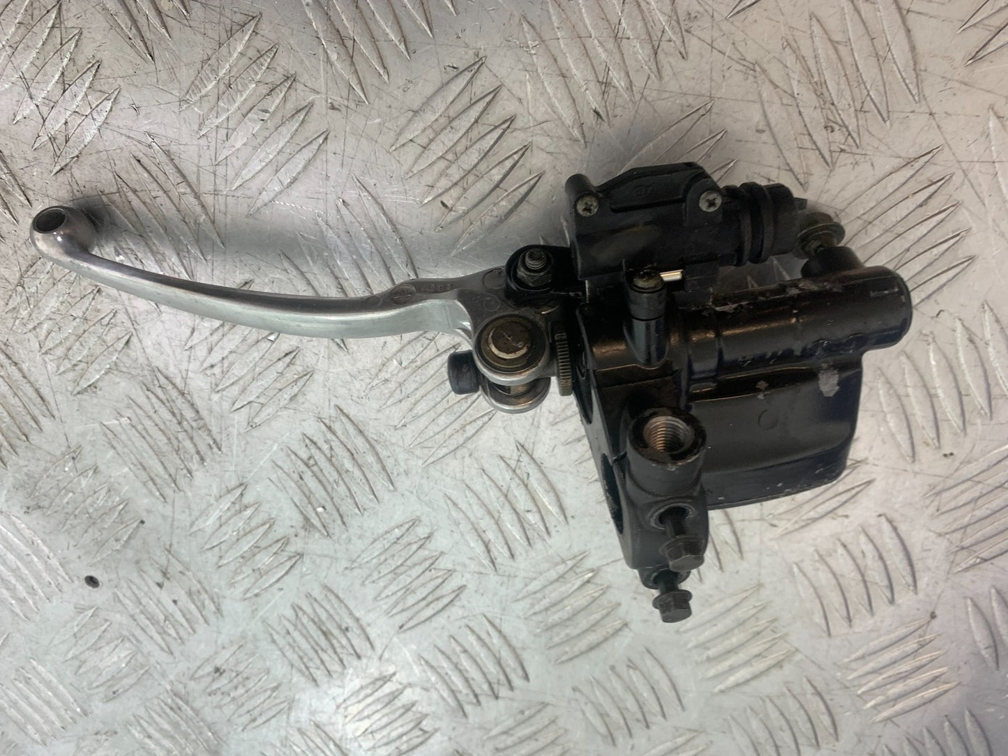 YAMAHA XJ900 XJ 900 DIVERSION FRONT MASTER CYLINDER  YEAR 1994-2002(CMB1292)