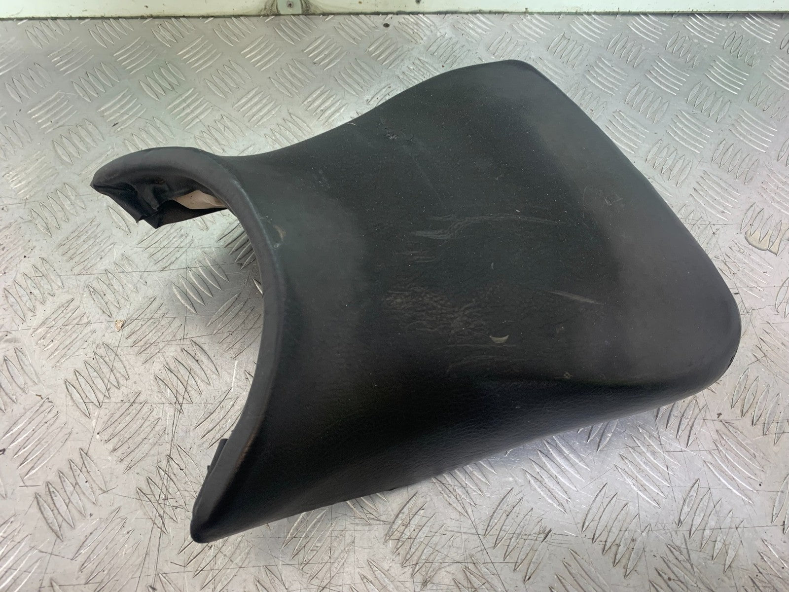 YAMAHA YZF1000 THUNDERACE FRONT SEAT  YEAR 1997-2000 (CMB1204)