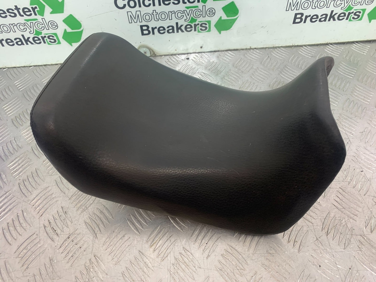 KAWASAKI GPZ600 GPZ 600 FRONT SEAT  YEAR 1988-90 (CMB1258)