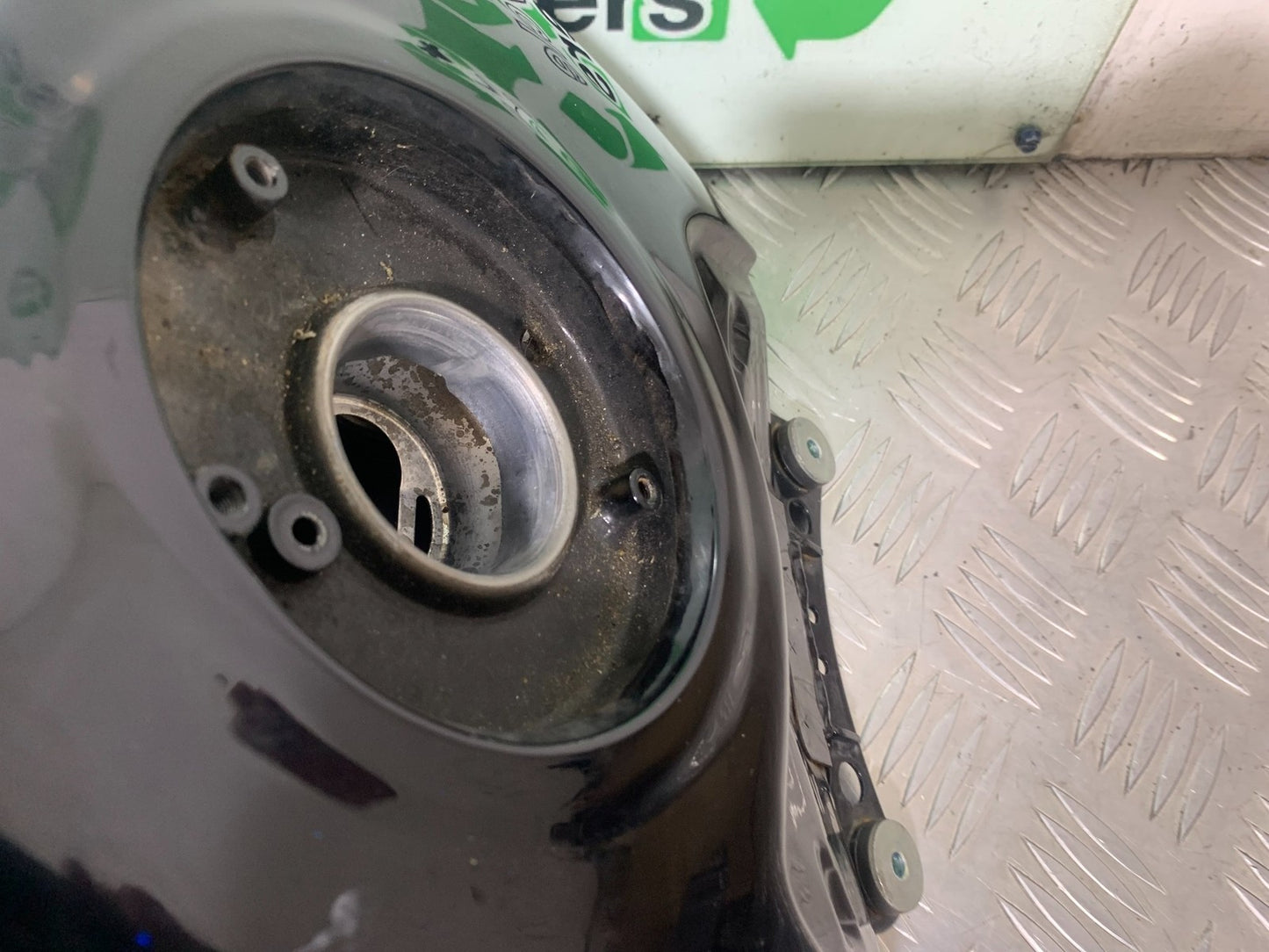 KAWASAKI GTR1400 GTR 1400 PETROL TANK YEAR 2007-09(CMB1174)