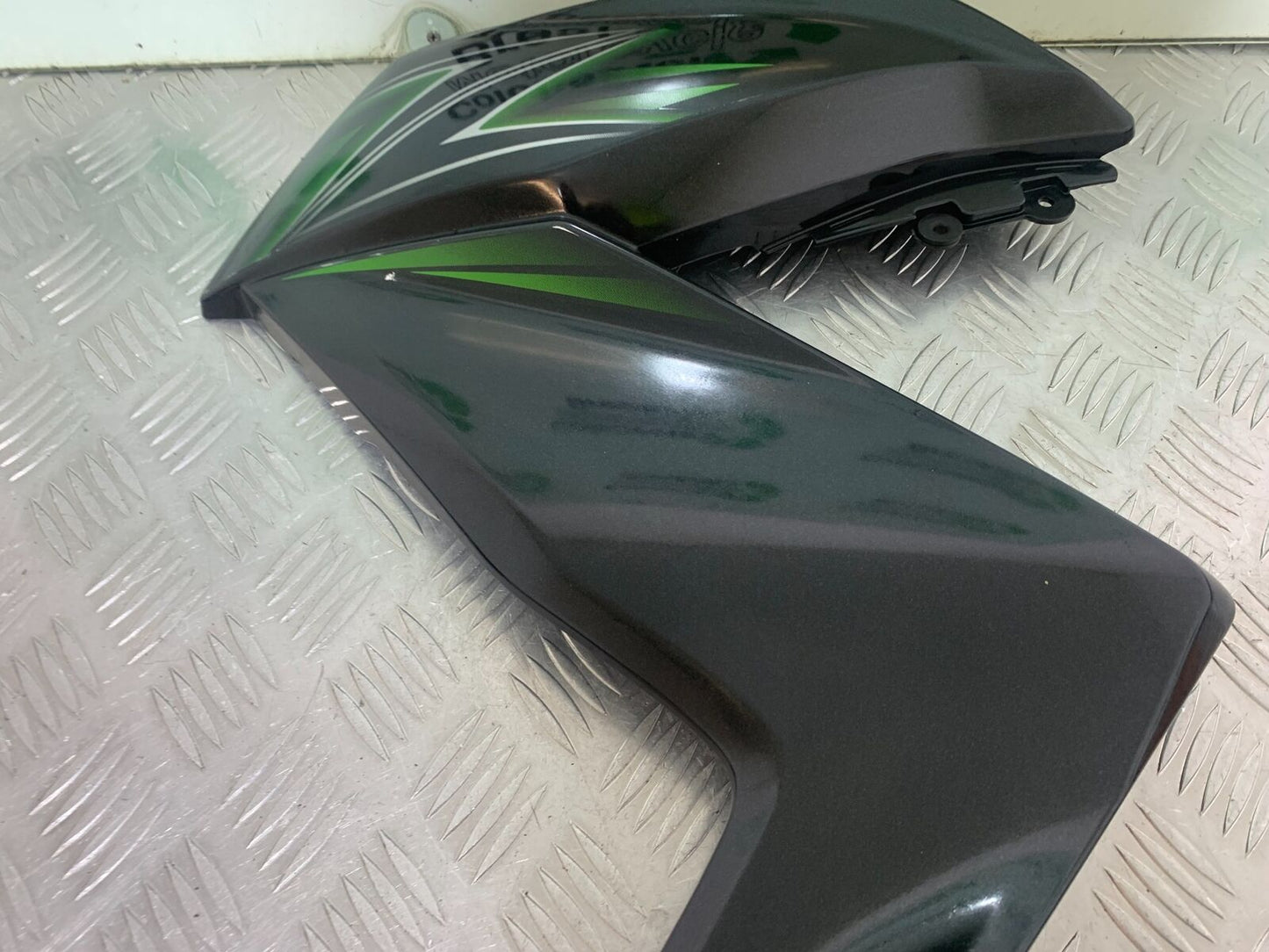 KAWASAKI Z300 ER300 LEFT FAIRING PANEL YEAR 2016-2018  (CMB1056)