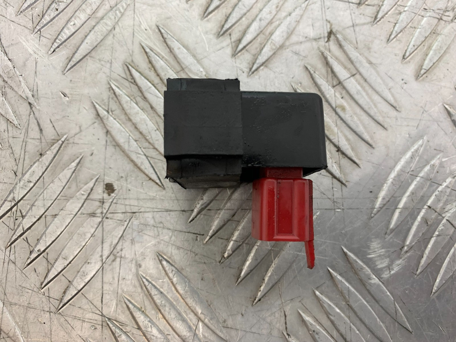 KAWASAKI ZZR1100 D PETROL PUMP RELAY   YEAR 1993-2001 (CMB1189)