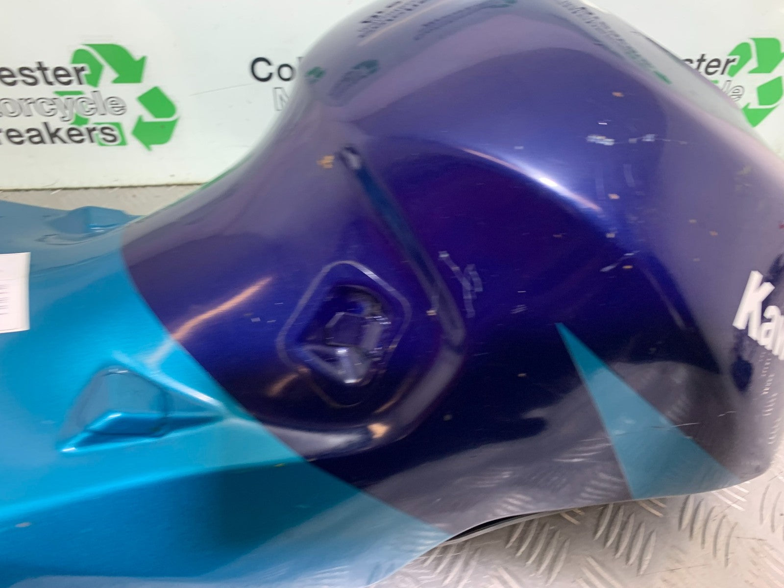 KAWASAKI ZZR1100 D PETROL TANK  YEAR 1993-2001 (CMB1189)