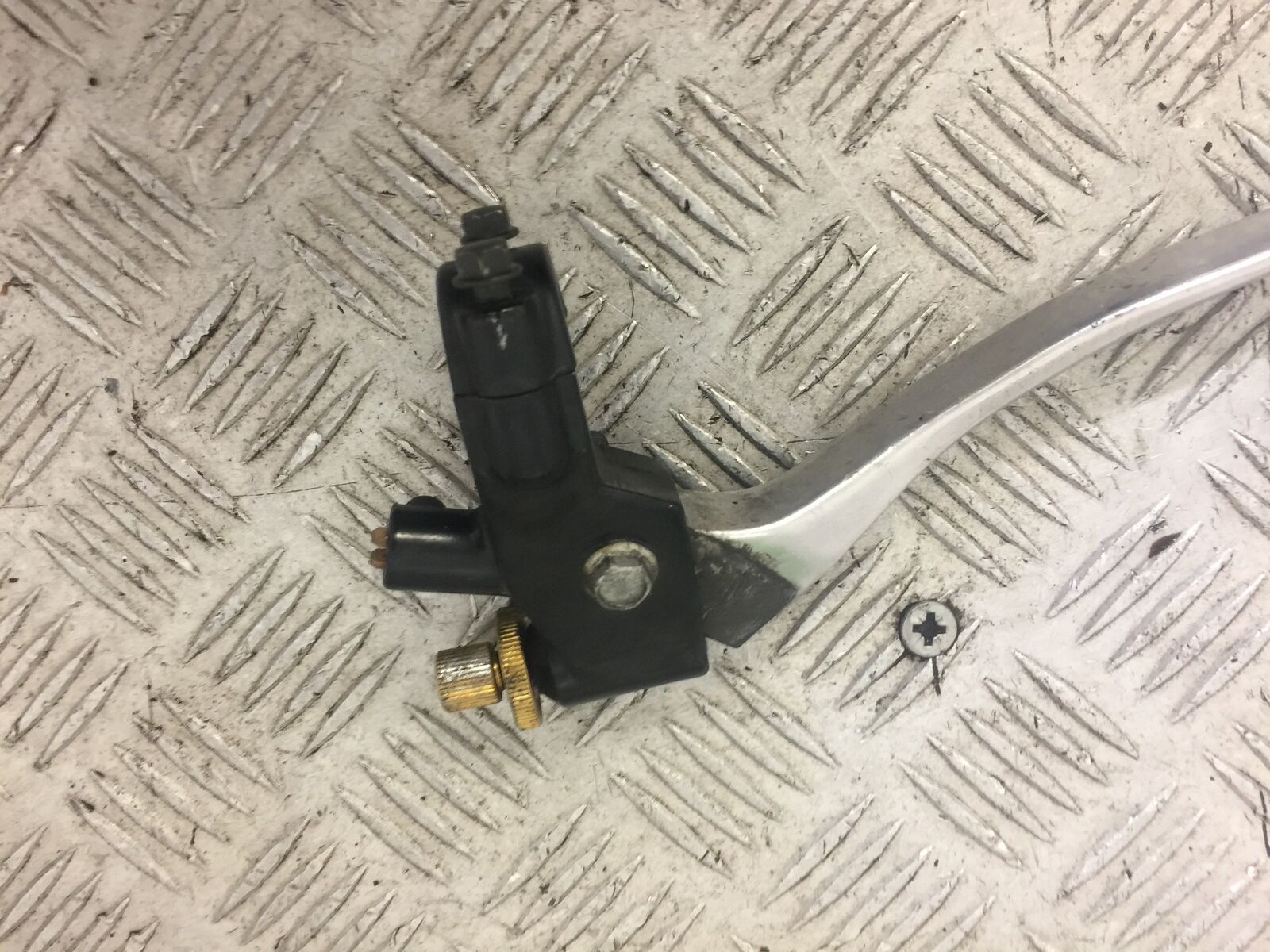 HONDA CBR900 FIREBLADE CLUTCH LEVER AND BRACKET YEAR 1998 - 99 (STOCK 621)