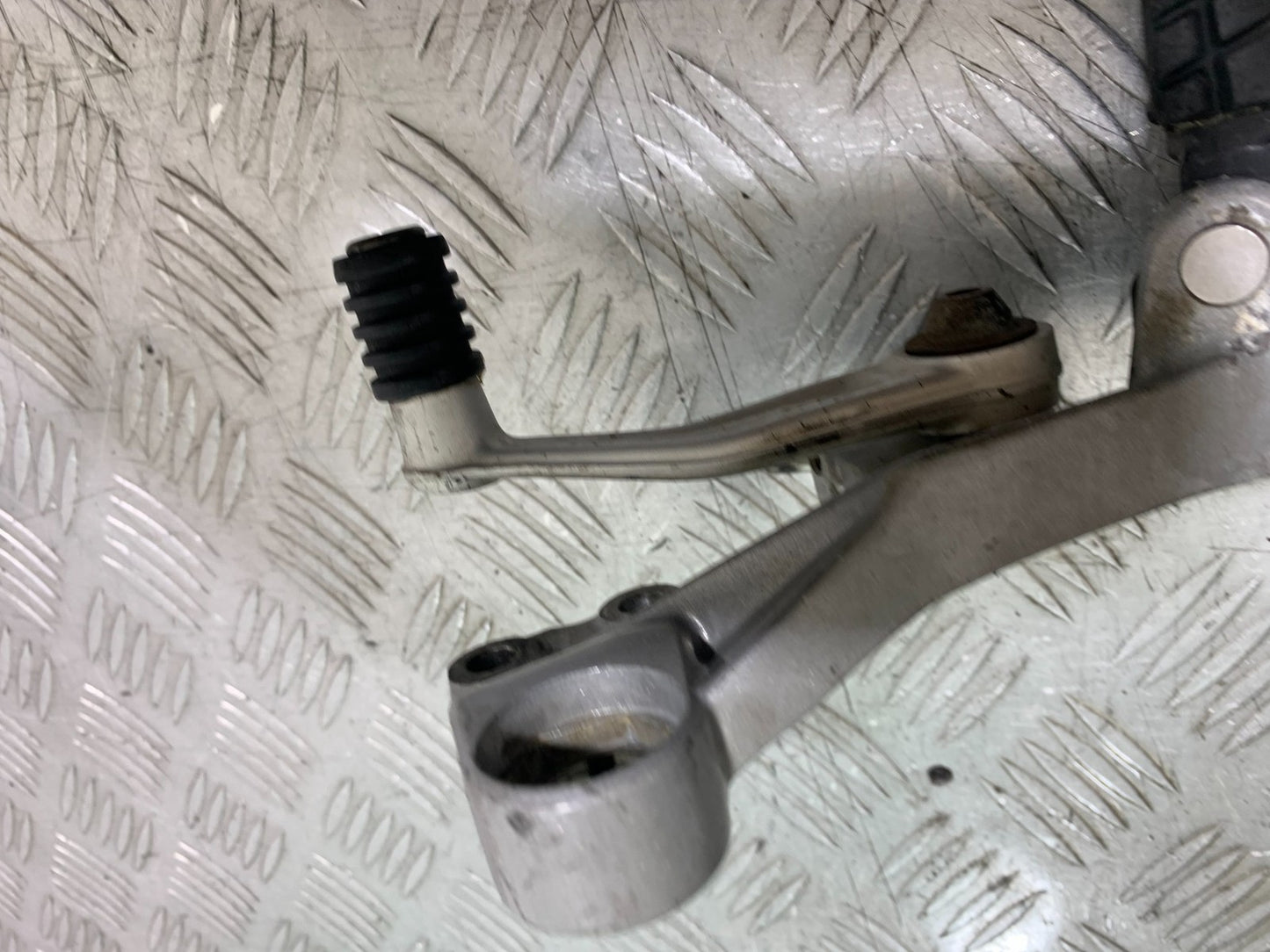 KTM DUKE 125 RIGHT HANGER  YEAR 2012-2016 (CMB1317)
