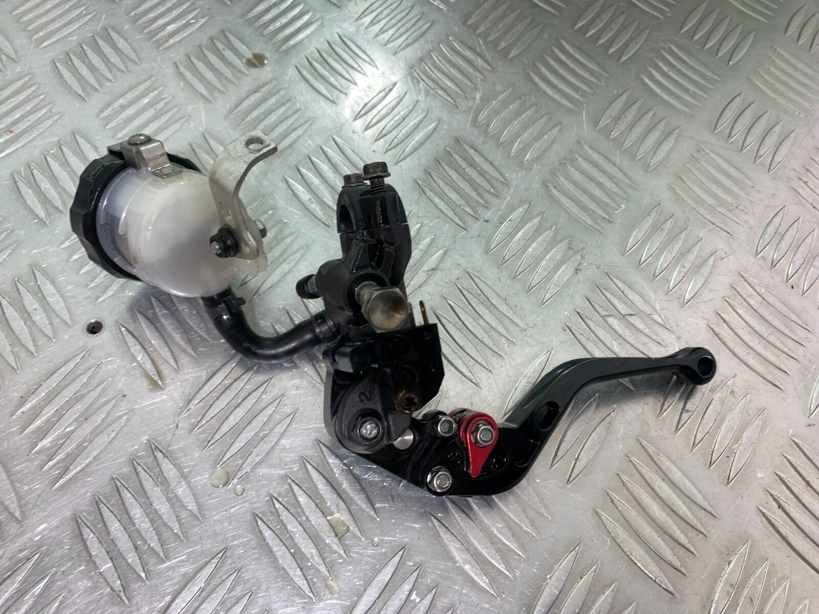 SUZUKI GSXR1000 GSXR 1000 FRONT BRAKE MASTER CYLINDER  2009-2016 (CMB1049)