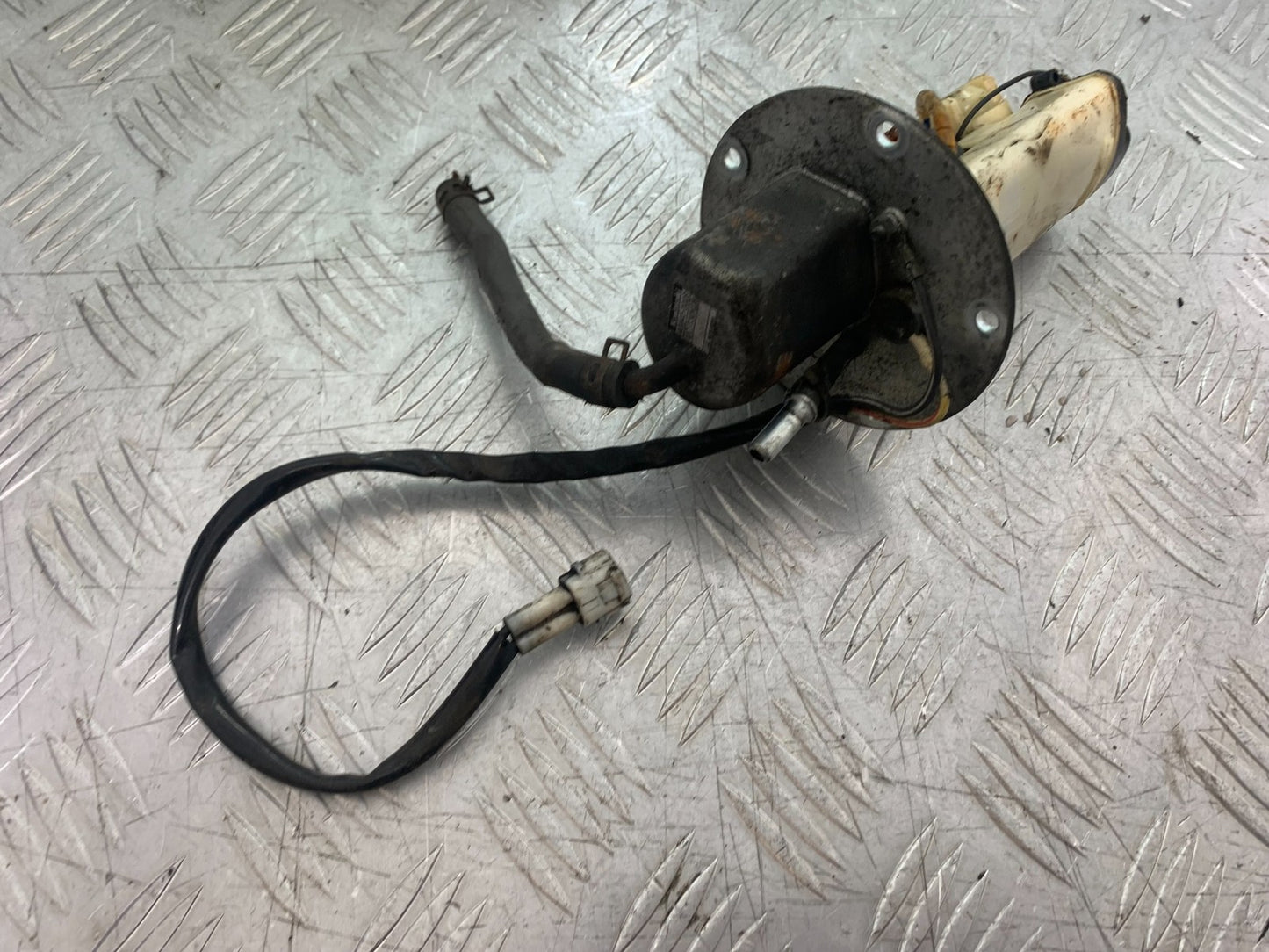 KAWASAKI Z750 Z 750 PETROL PUMP  YEAR 2004-2006  (CMB1234)