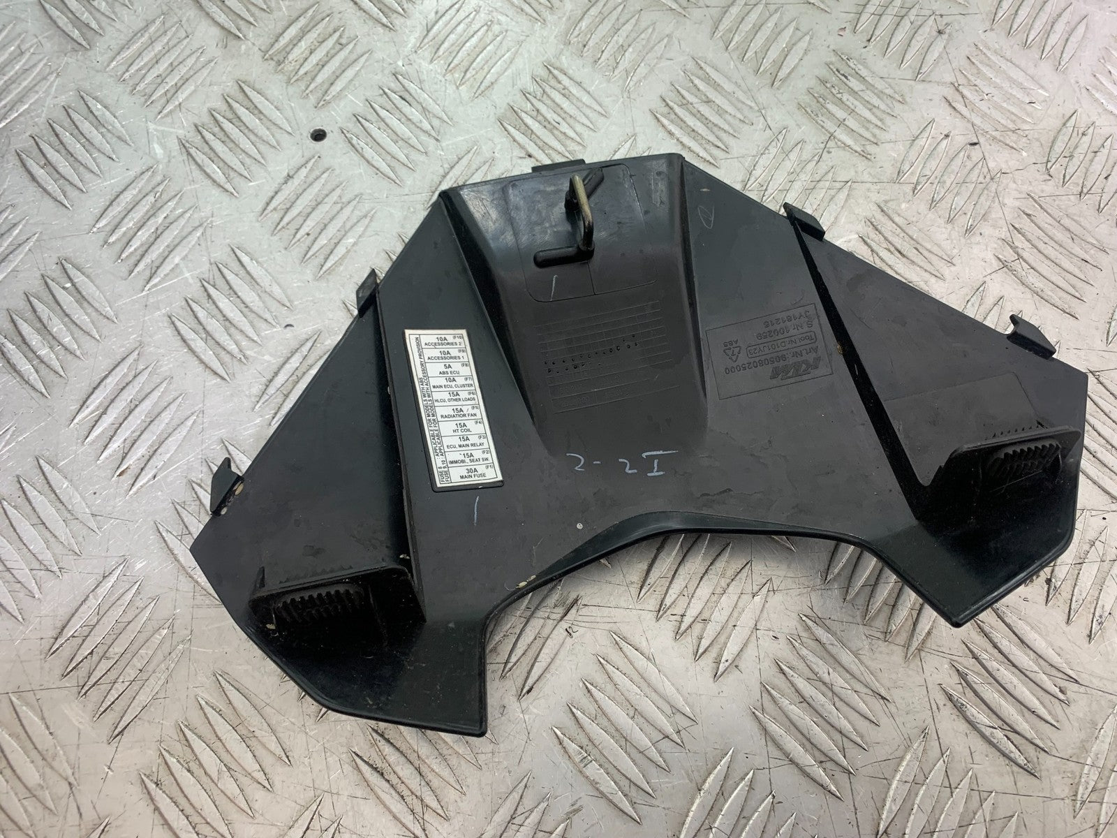 KTM RC125 RC 125 FRONT TANK LID   2014 2017 (CMB1199)