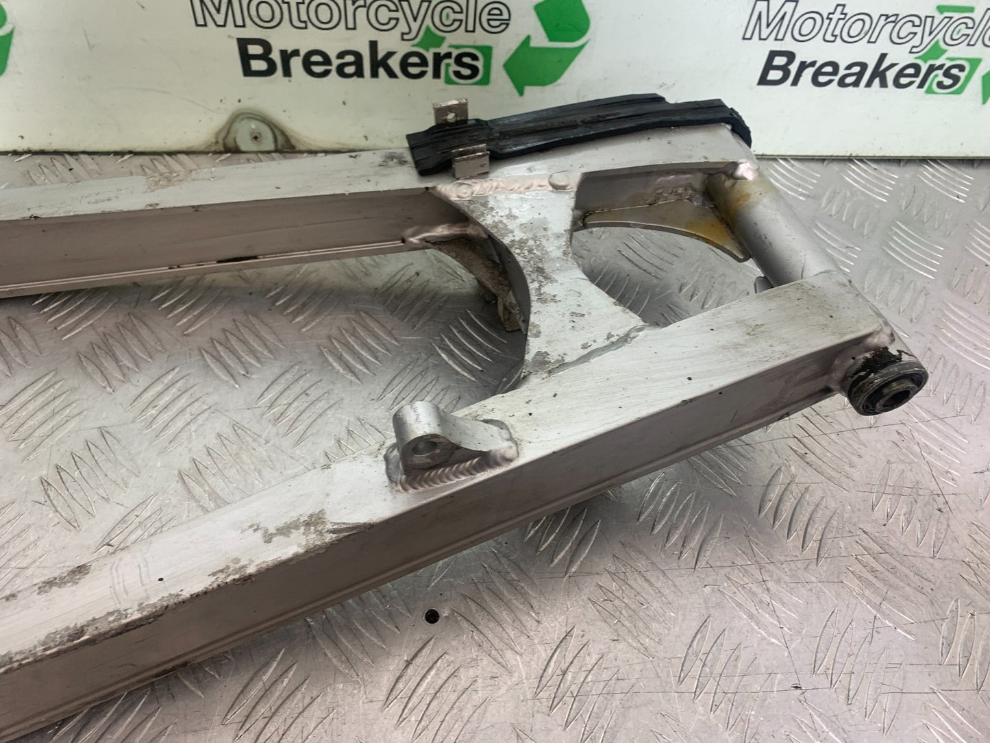 KAWASAKI GPZ600 GPZ 600 SWINGARM YEAR 1988-90 (CMB1258)