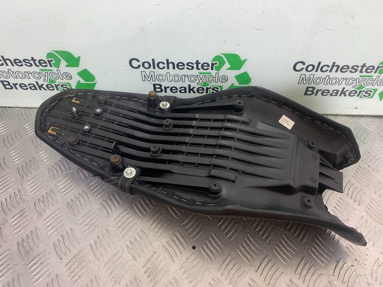 TRIUMPH 675 STREET TRIPLE SEAT  2013-2016 (CMB1186)