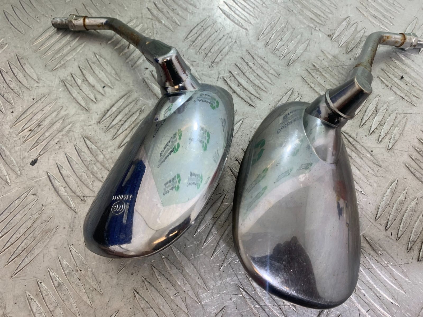 KAWASAKI VN1500 CLASSIC LEFT AND RIGHT MIRRORS   YEAR 1999 -2006 (CMB1166)