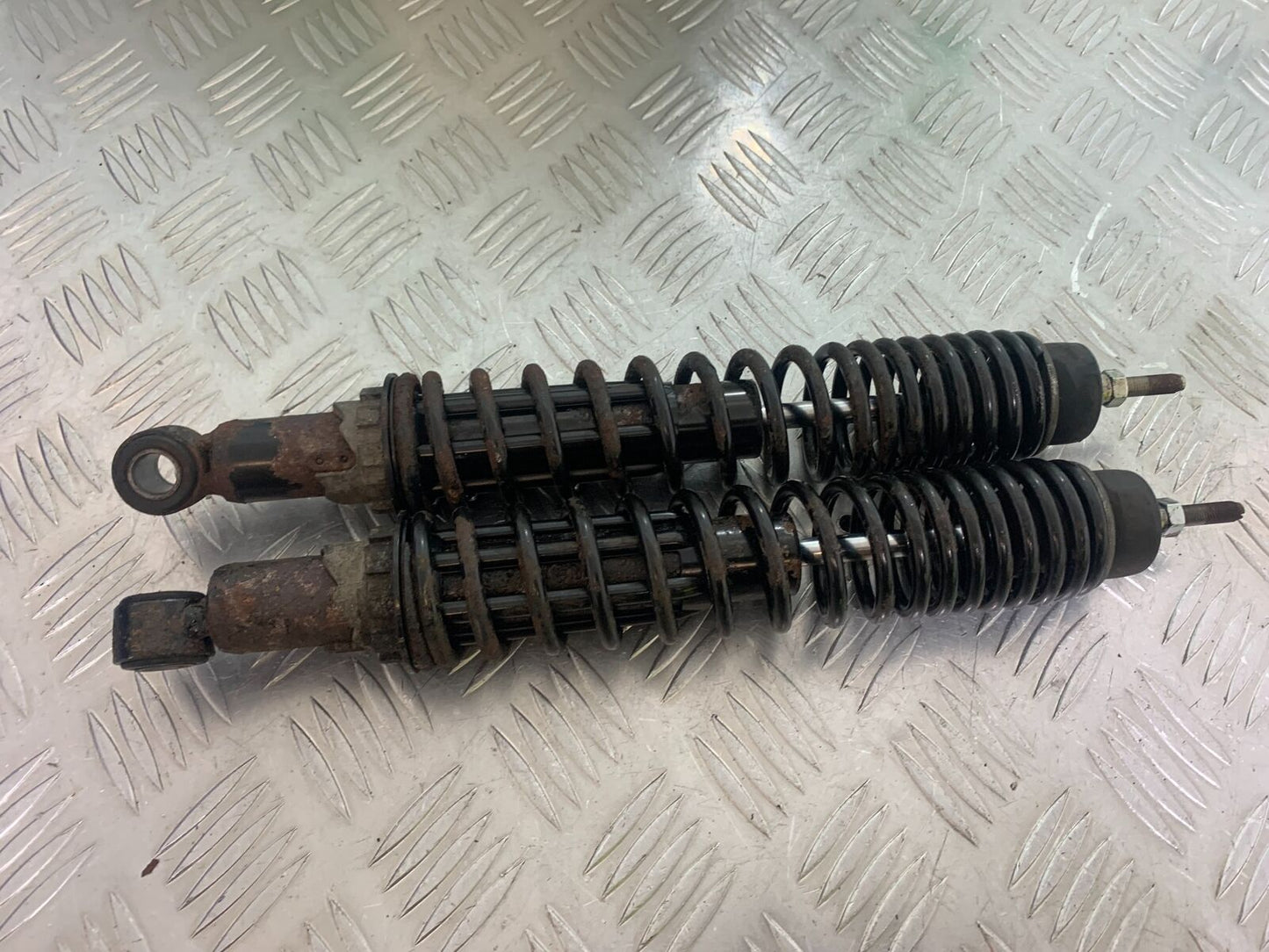 PIAGGIO VESPA GTS 300 REAR SHOCKS   YEAR 2010 (CMB1062)