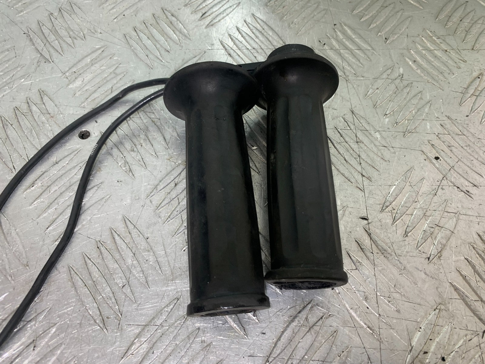 TRIUMPH 1050 SPRINT GT HEATED GRIPS YEAR 2010-2016 (CMB1250)
