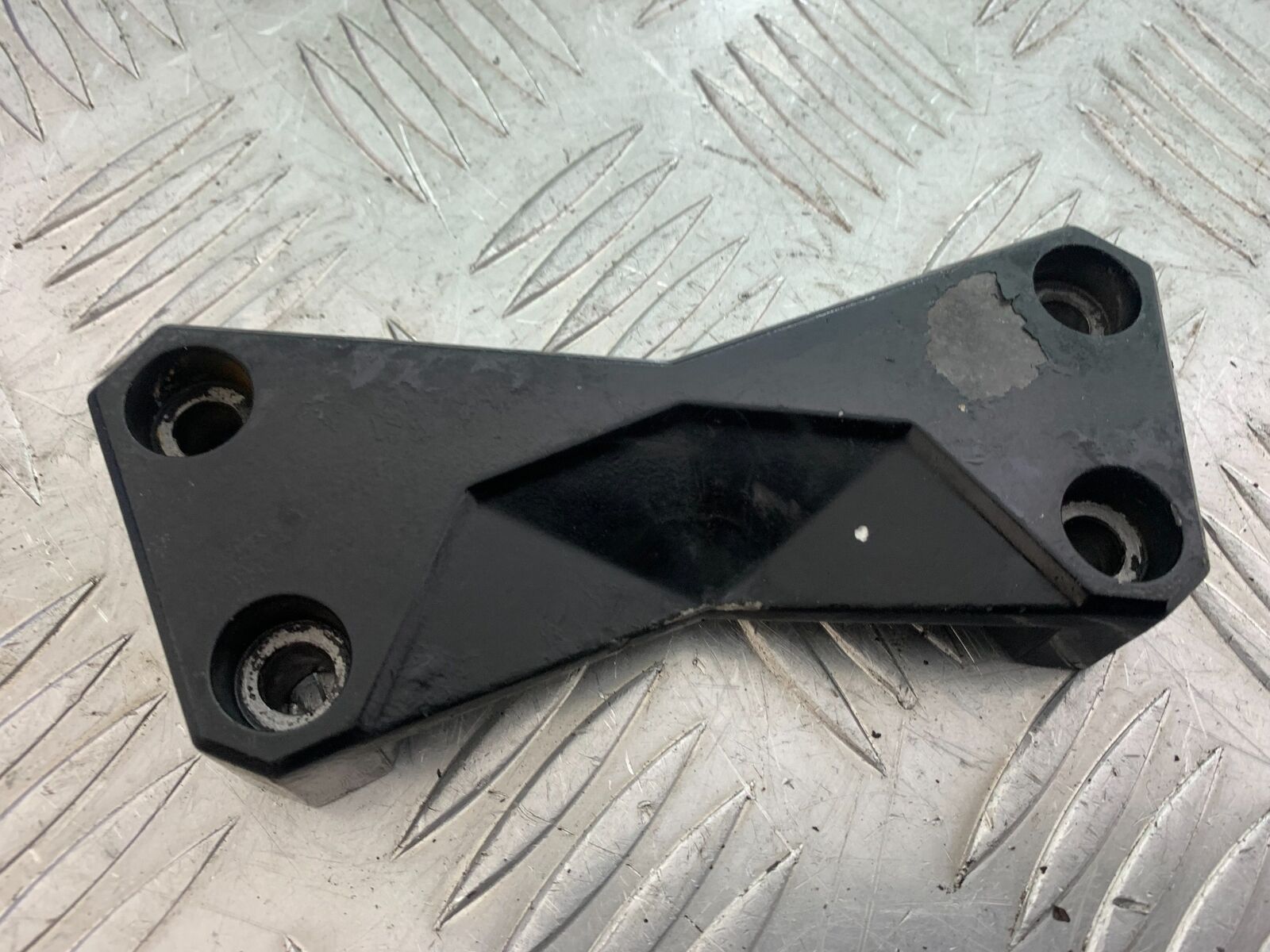 KAWASAKI Z750 Z 750 HANDLEBAR CLAMP   YEAR 2004-2006  (CMB1104)