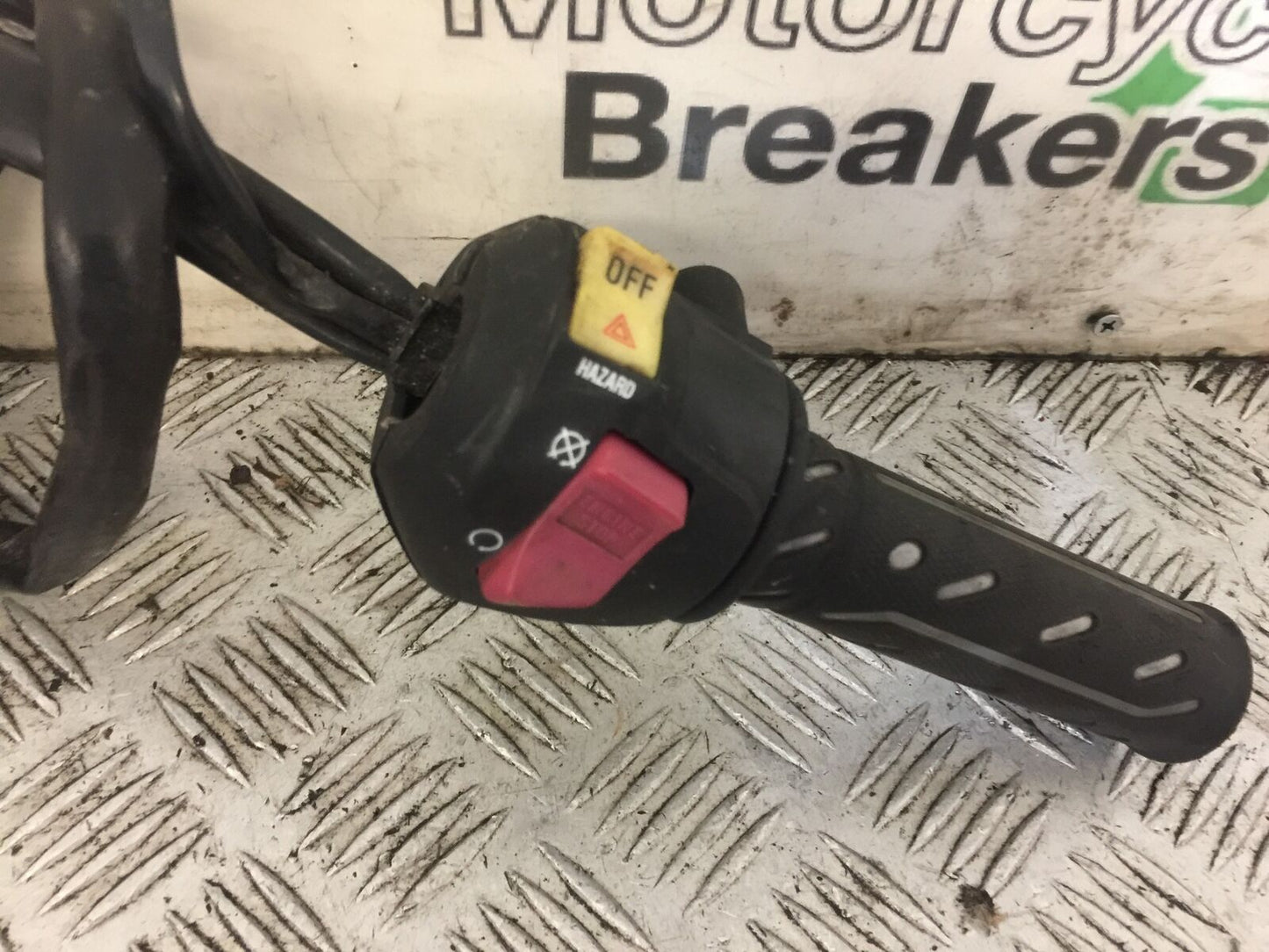 KAWASAKI J300 J 300 RIGHT SWITCH GEAR  YEAR 2015 (STOCK 711)