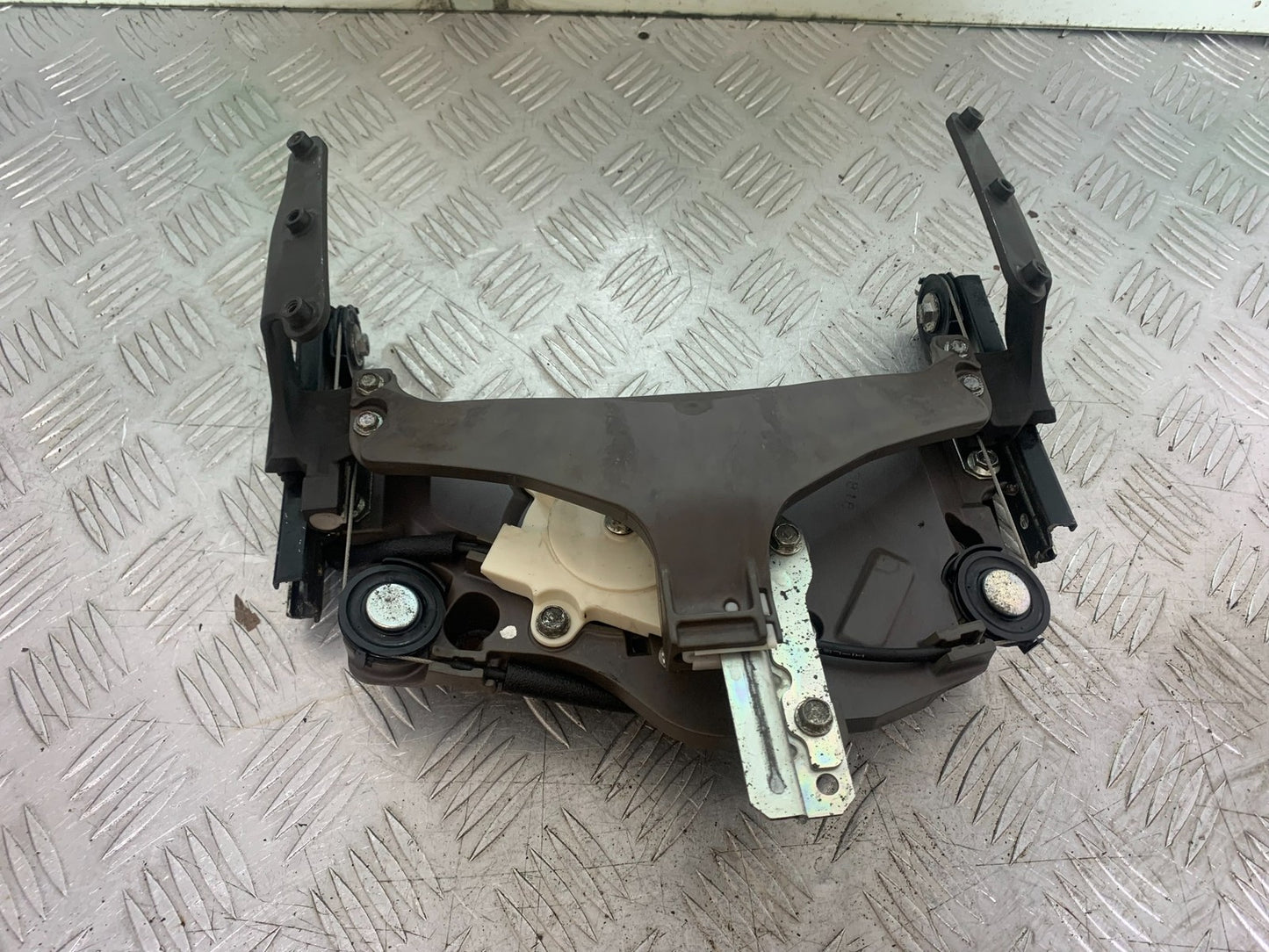 KAWASAKI GTR1400 GTR 1400 SCREEN MOTOR AND MOUNTING   YEAR 2007-2009 (CMB1174)