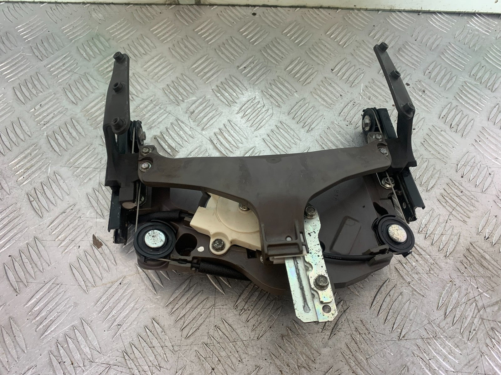 KAWASAKI GTR1400 GTR 1400 SCREEN MOTOR AND MOUNTING   YEAR 2007-2009 (CMB1174)
