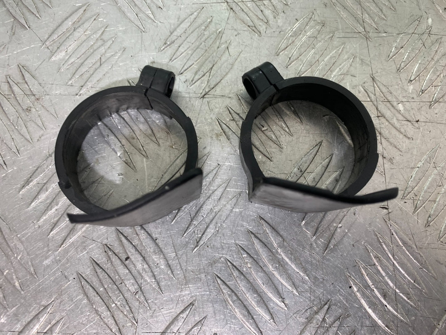 TRIUMPH 1050 SPRINT GT FORK GUARDS  YEAR 2010-2016 (CMB1250)