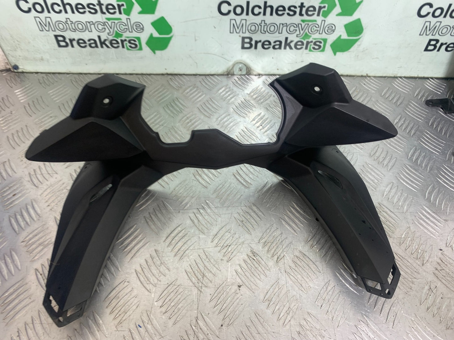 YAMAHA XJ6 XJ6-S CLOCK SURROUND   YEAR 2009-2015  (CMB1212)