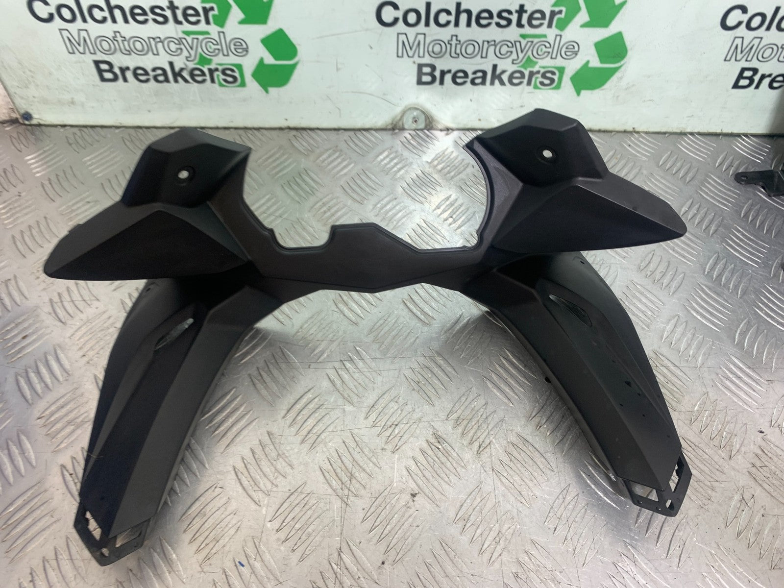 YAMAHA XJ6 XJ6-S CLOCK SURROUND   YEAR 2009-2015  (CMB1212)