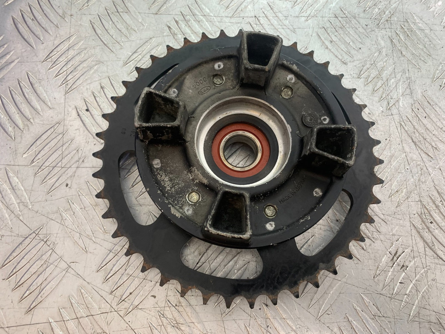 KAWASAKI Z750 Z 750 SPROCKET CARRIER  YEAR 2004-2006  (CMB1234)