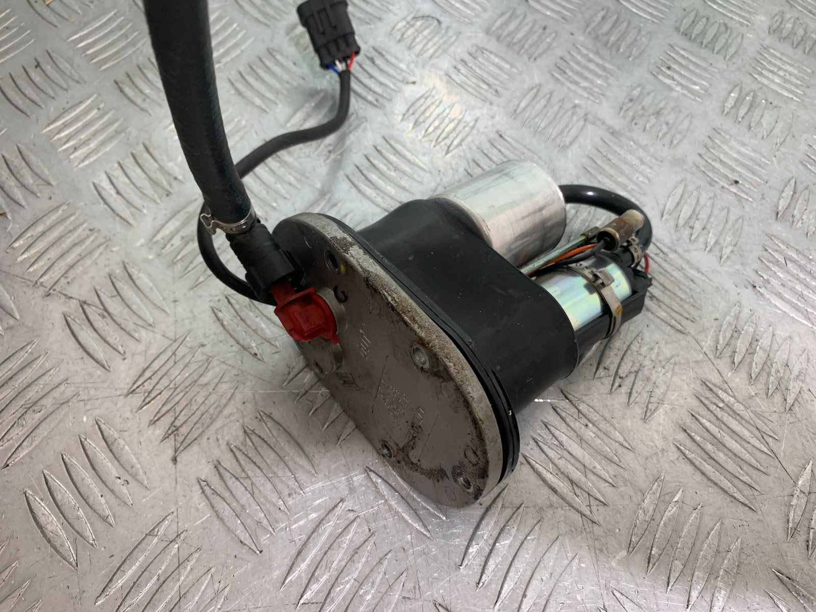 APRILIA TUONO 1000 V4R PETROL PUMP  YEAR 2011-13  (CMB1316)