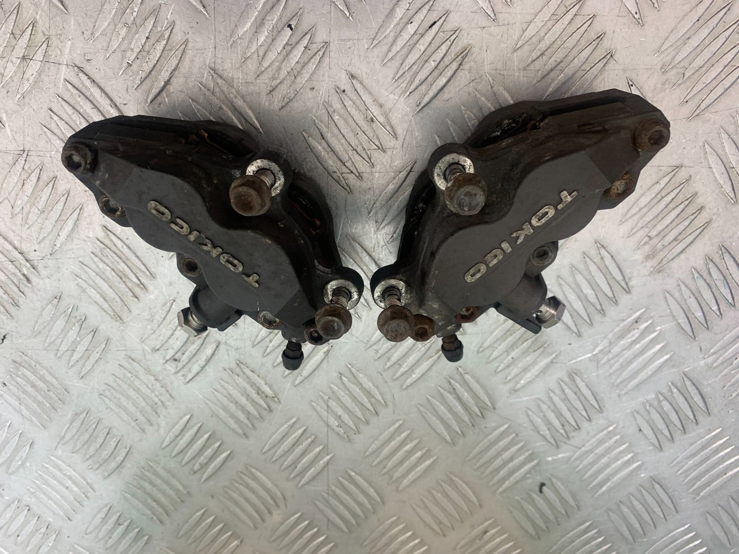 SUZUKI GSXR600 GSXR 600 K1 K2 K3 FRONT BRAKE CALIPERS 1999-03 (CMB1284)