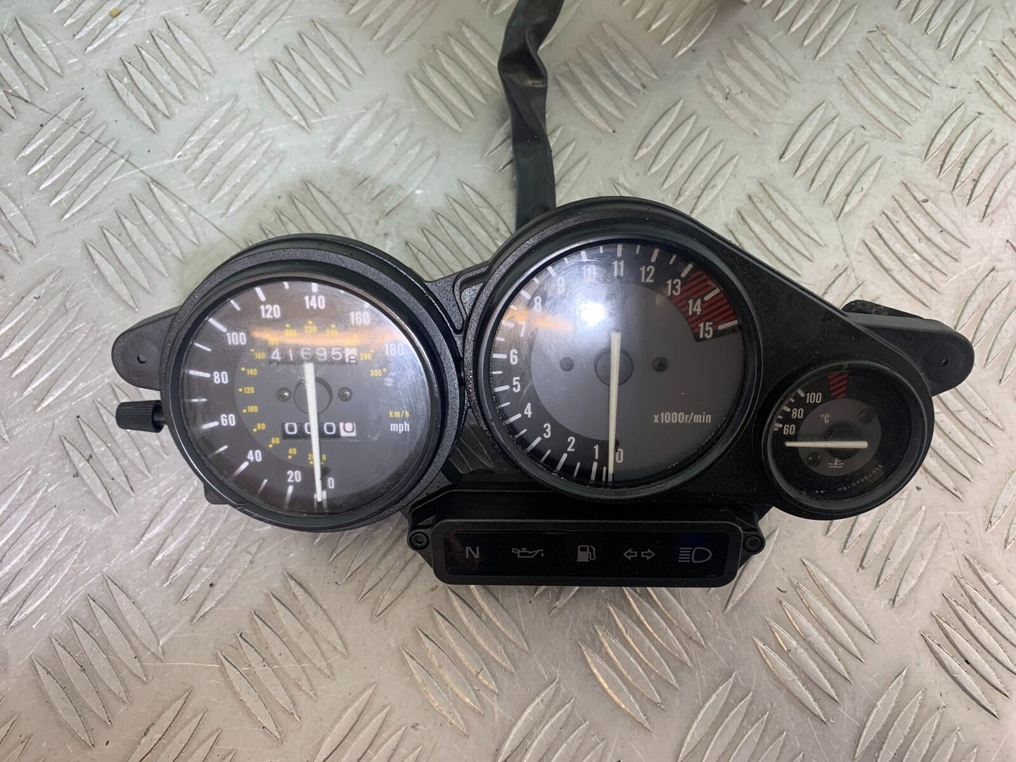 YAMAHA YZF600 YZF 600 THUNDERCAT CLOCKS SPEEDO DASH  1996-2003 (CMB1134)