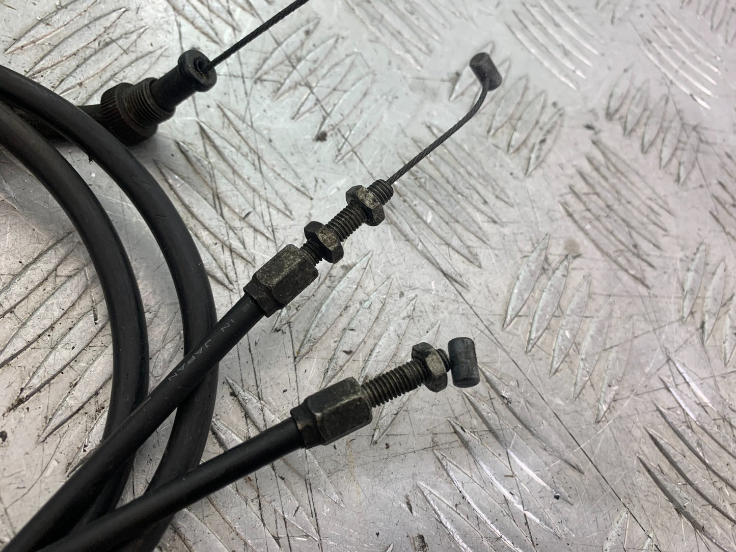 HONDA VT700 VT 700 SHADOW THROTTLE CABLES   YEAR 1984-85 (CMB1328)
