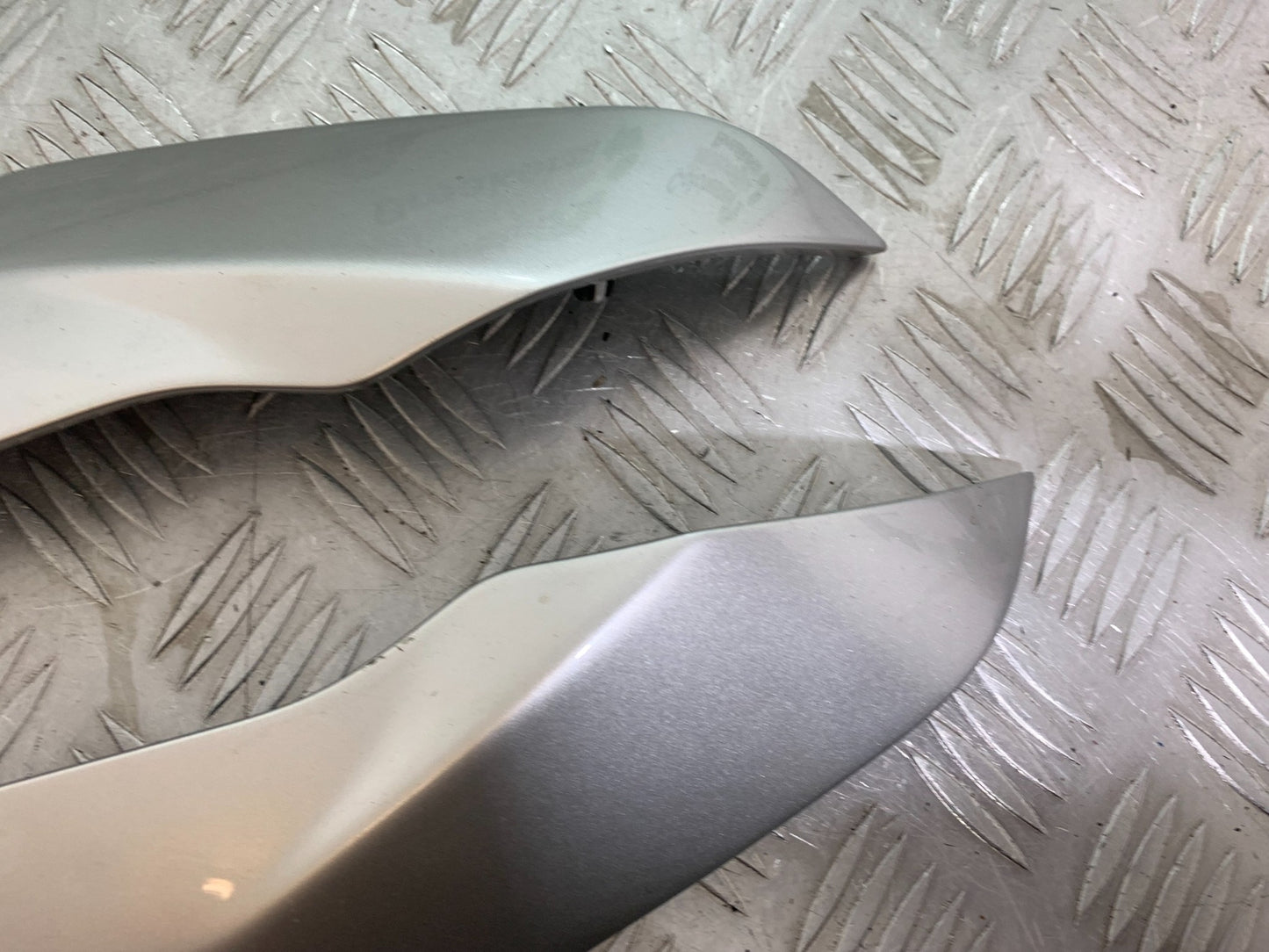 MV AGUSTA 800 F3 LEFT AND RIGHT TANK PANELS  YEAR 2013-2016 (CMB1152)